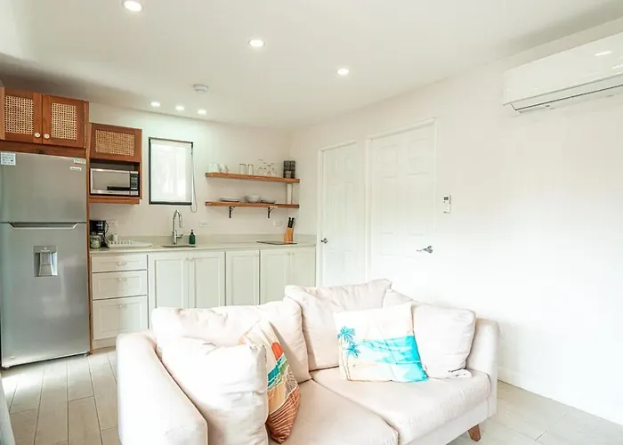 Tropical 4br Retreat With Private Pool *